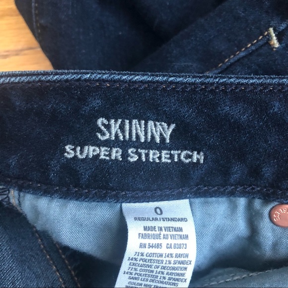 American Eagle dark wash super stretch skinny jeans - Picture 7 of 8